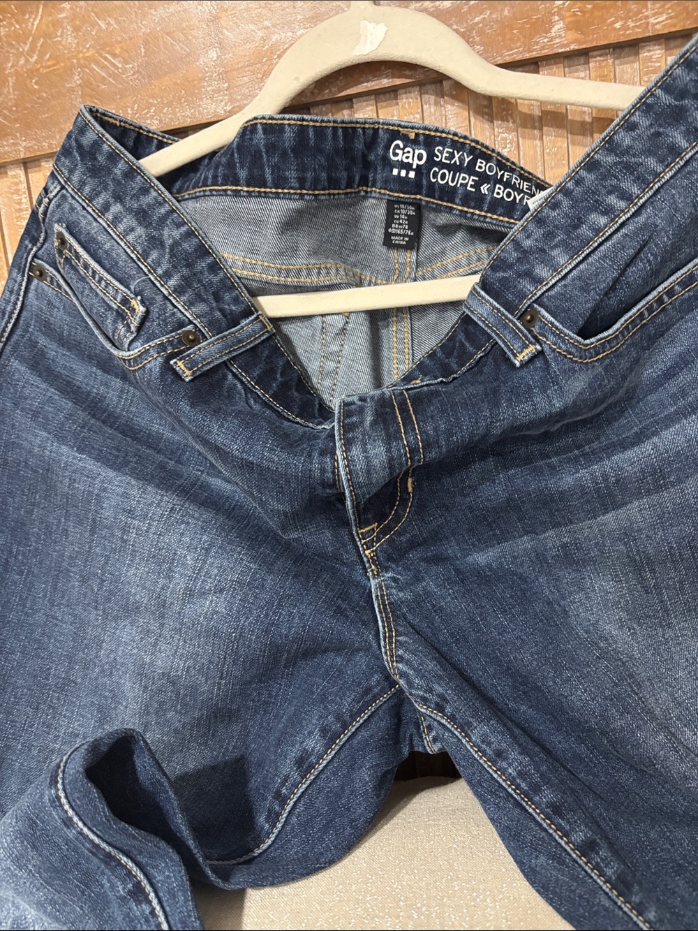 GAP Relaxed Fit Women's Jeans - Medium Blue Denim